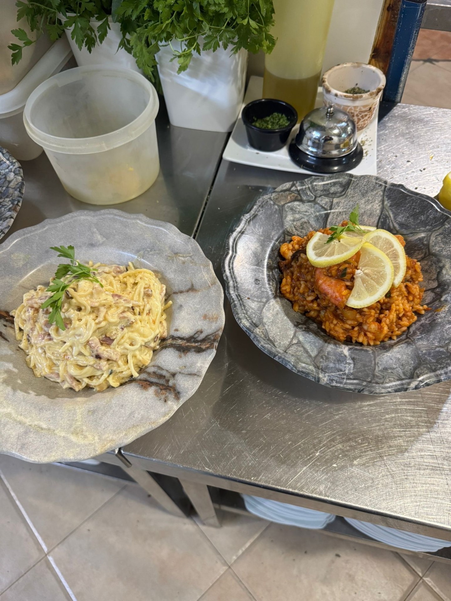 Carbonara and seafood risotto