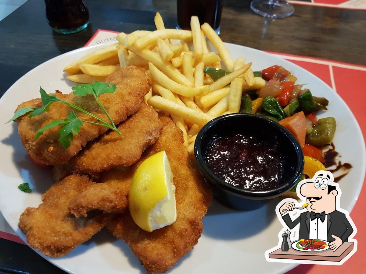 Crispy schnitzel with fries